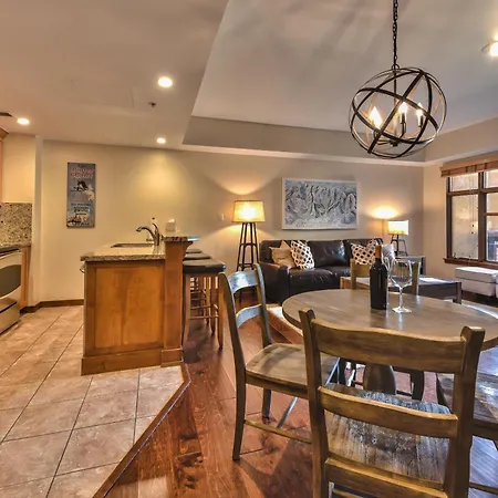 Best Location, Larger Upgraded 1 Bedroom, Pool, Ski In Ski Out C104